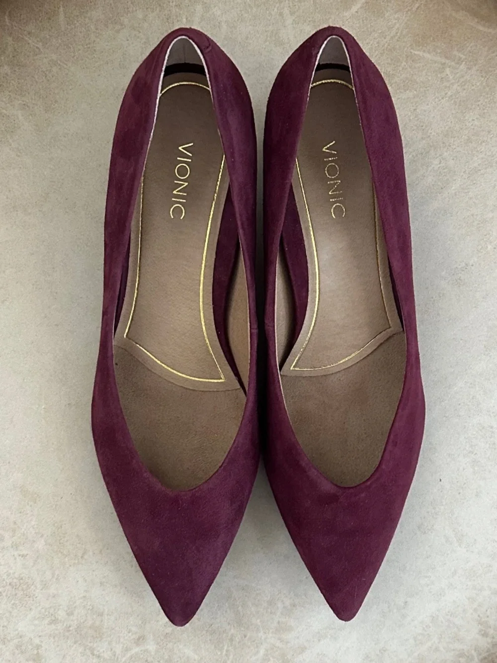 Vionic Kit Josie Kitten Heel Suede Pumps Merlot 9.5 Orthotic Comfy Office NWOB